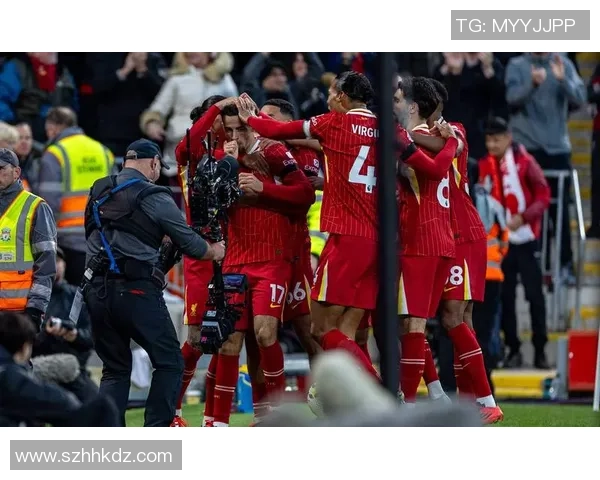 意甲焦点战：利物浦与阿森纳激战成平局帽子戏法引爆全场激情