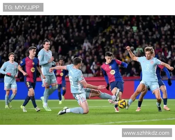 西甲激战巴黎圣日耳曼逆转巴萨红牌事件引发全场热议与争议