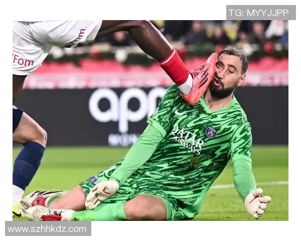 西甲激战:多特蒙德与巴黎圣日耳曼战成平局神扑瞬间引发热议与转会传闻